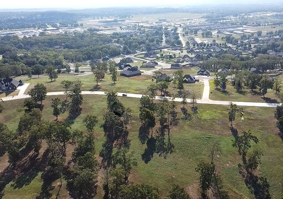 1st image of 828 Ridgeview Dr