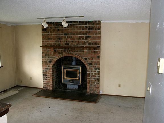 3rd image of 20702 83rd Street Ct E