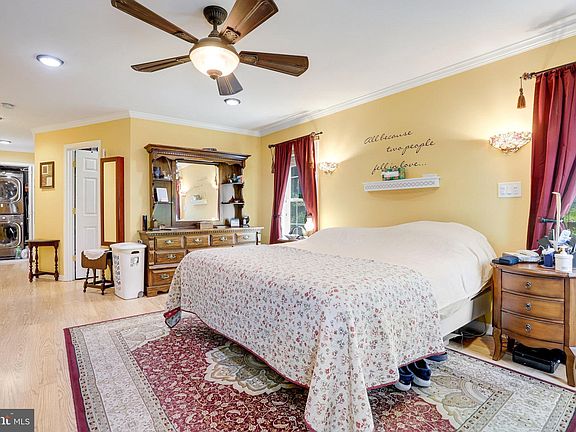 3rd image of 5609 Hilldale Dr