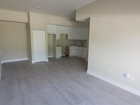 3rd image of 17020 SW 104th Ave #204