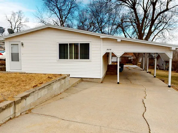 308 N Oak St, Genoa, NE 68640