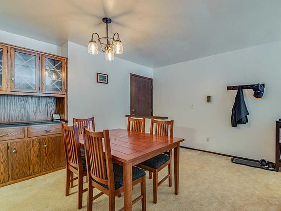 5th image of 625 Westridge Dr APT 10