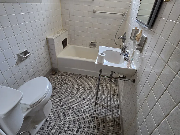 Rear — Photo 7