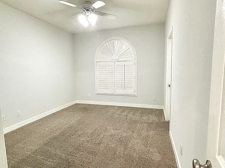 5311 E Danbury Rd — Photo 13