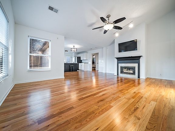 3rd image of 2001 Remington Park Rd