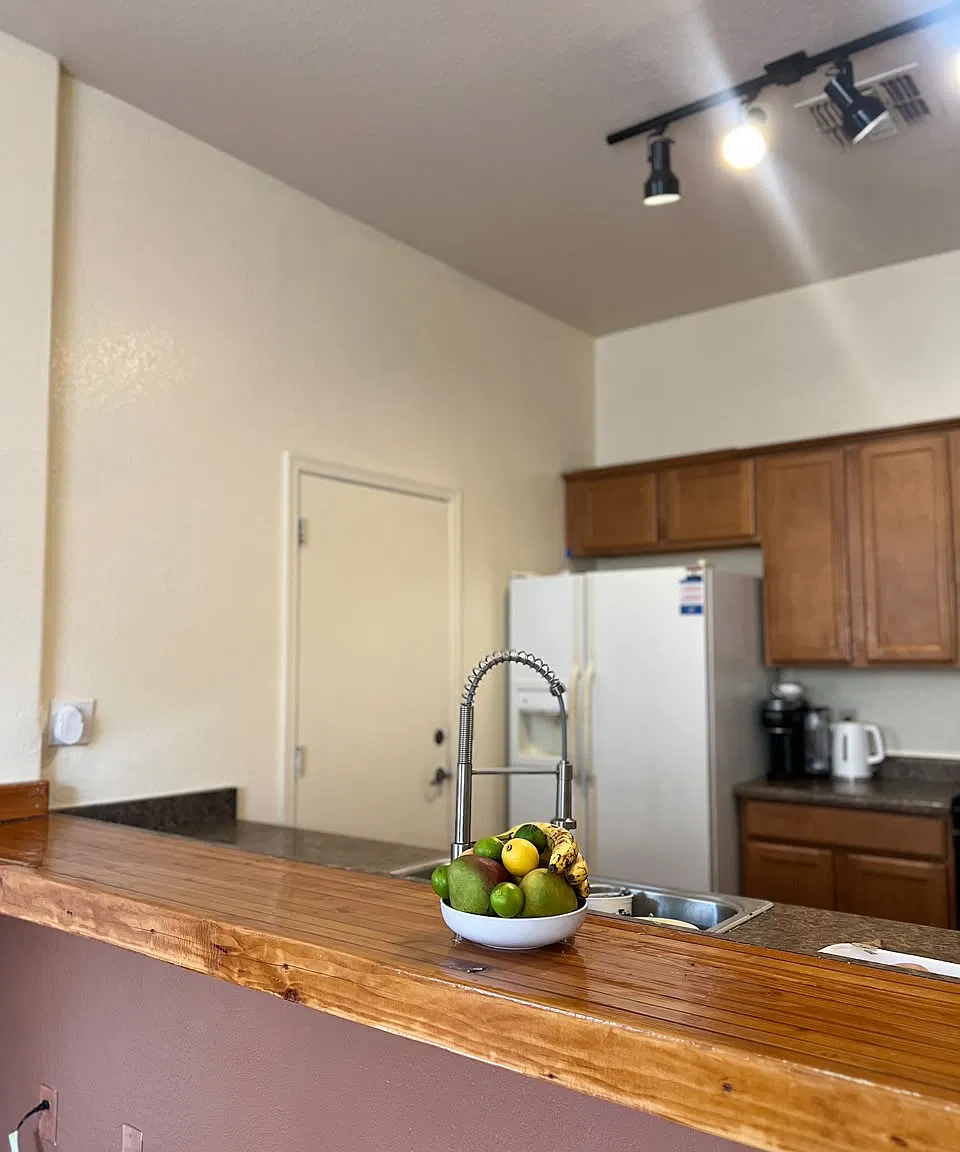 2 bed, 1043 sqft, $2,000 — Photo 3