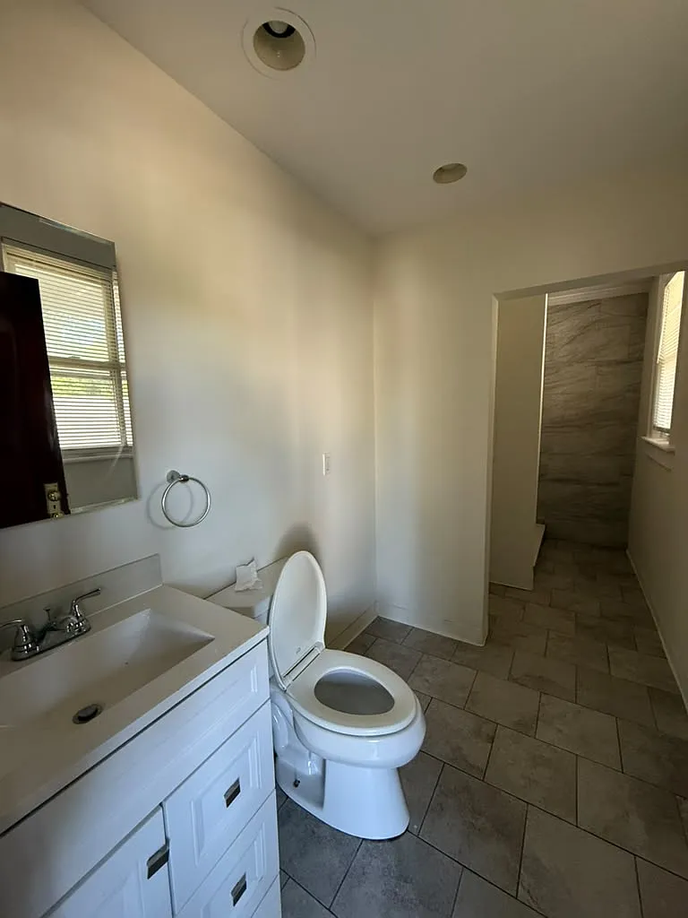 2 bed, 1150 sqft, $1,800 — Photo 2