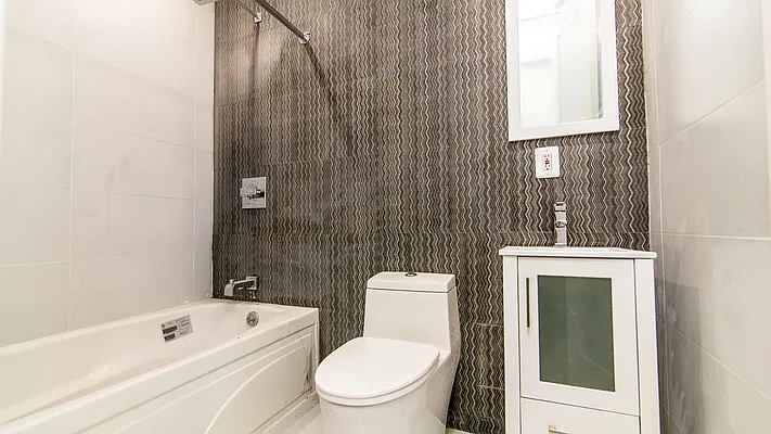 Rented by Nooklyn NYC LLC | media 4