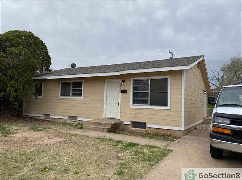 1st image of 2523 Redwood St