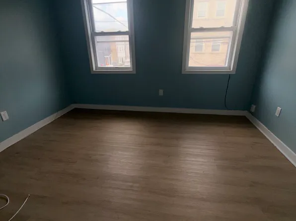 86 Sherman Avenue image 3 of 11