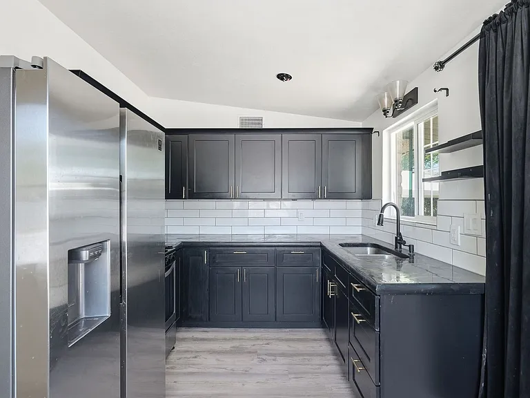 2535 N Dodge Blvd #3 — Photo 16