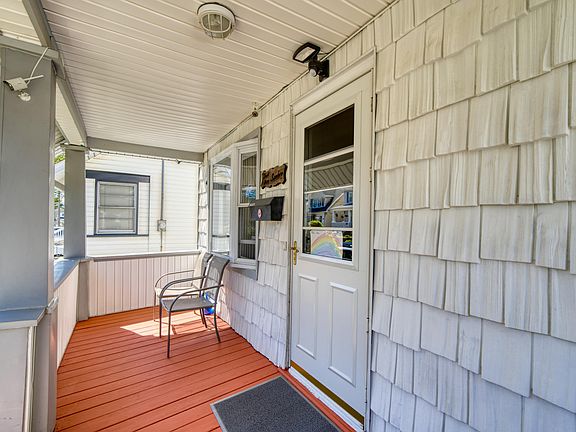 5th image of 26 Montell St