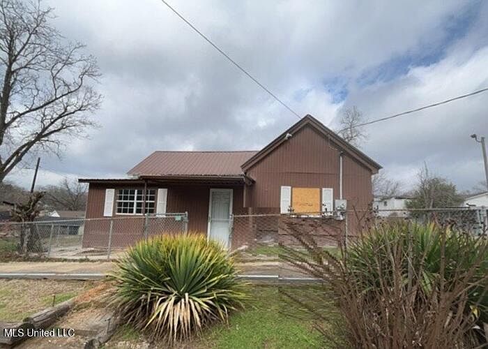 1st image of 3104 10th St