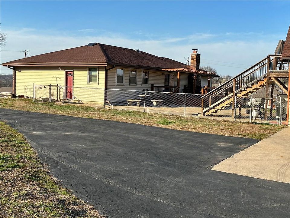 2nd image of 11017 NW Crooked Rd