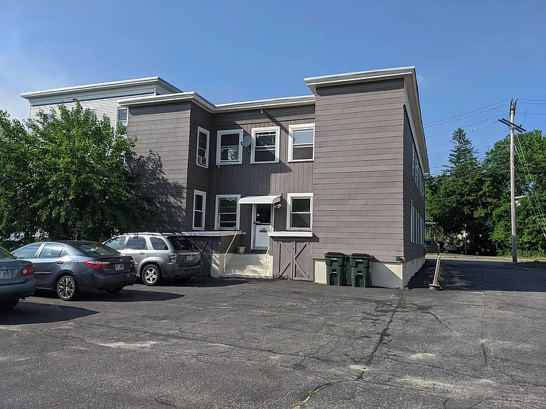 685 Massabesic St #2 — Photo 11