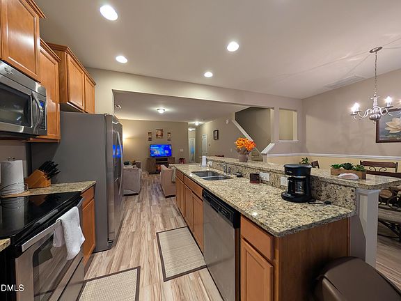 5th image of 2809 Benevolence Dr