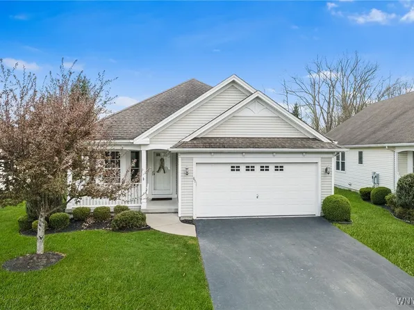 80 French Oaks Ln, East Amherst, NY 14051