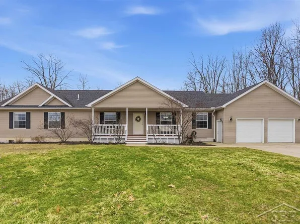 2041 W Pine River Rd, Breckenridge, MI 48615