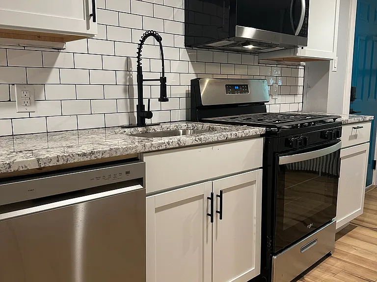 704 Arthur St #2 — Photo 5