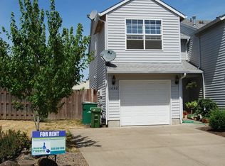 1092 SE Ash Ct, Dundee, OR 97115