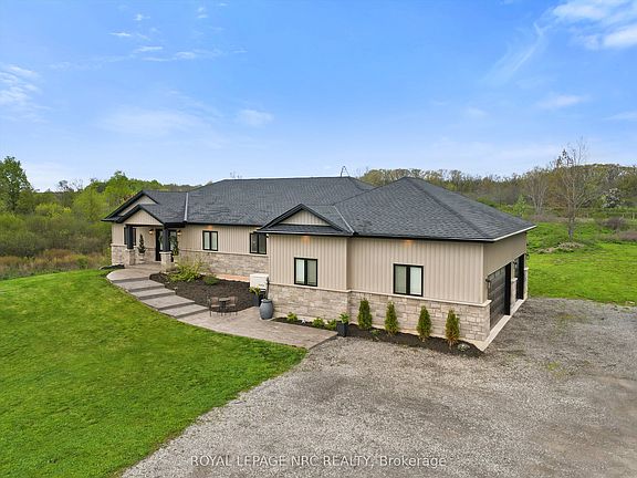2nd image of 557 Burleigh Rd N