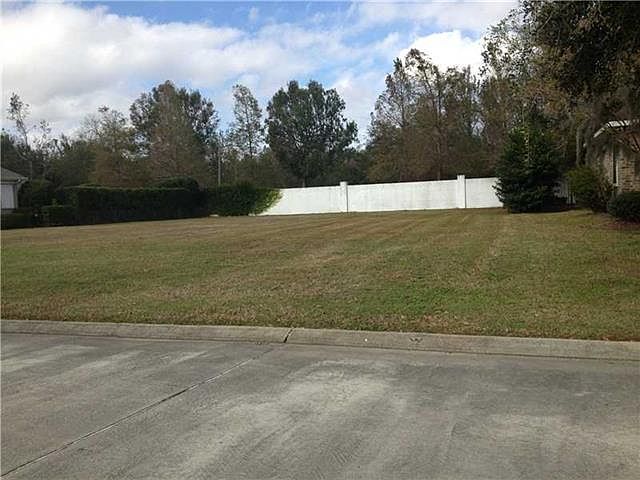 1st image of 12 Fairway Oaks Dr