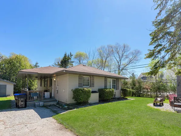3212 Mosley St, Wasaga Beach, ON L9Z 1V4