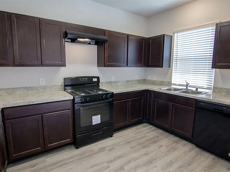 18638 Bell Ravine Dr — Photo 3