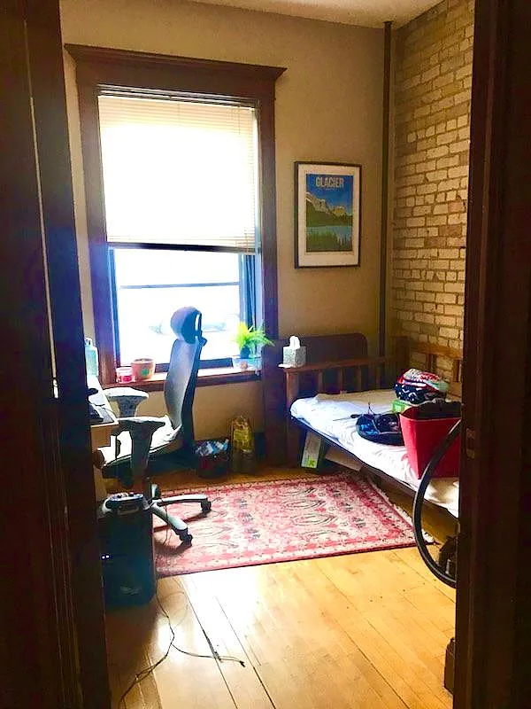 3 bed, 1000 sqft, $1,650 — Photo 2