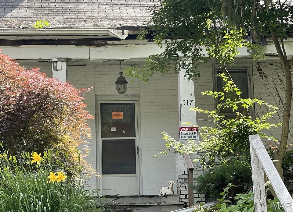 2nd image of 517 Park Ave