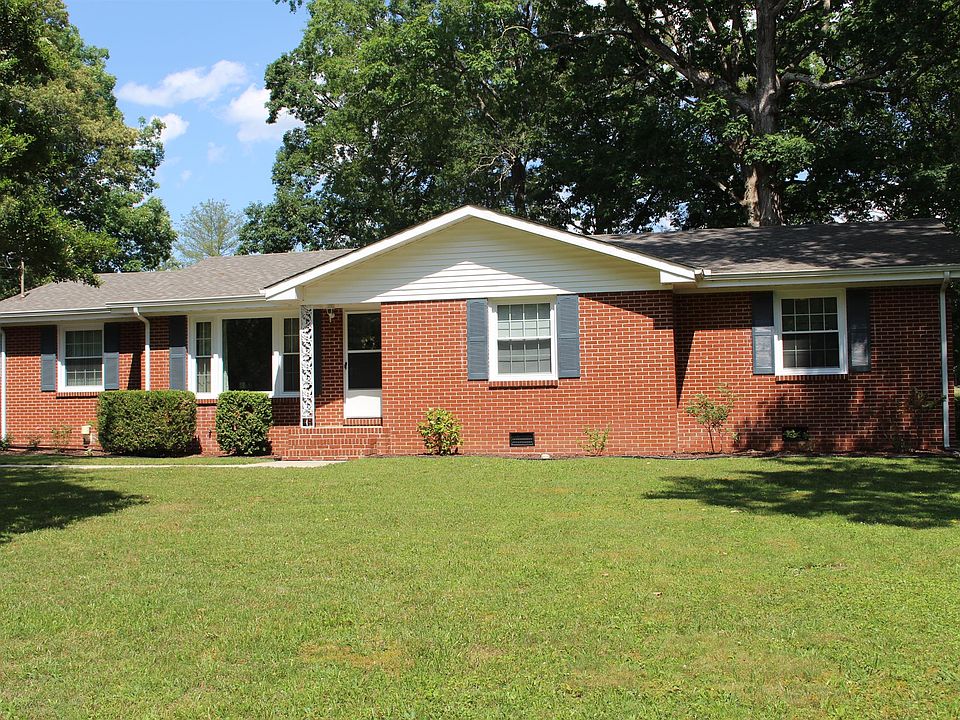 1st image of 1207 Woodcrest Dr