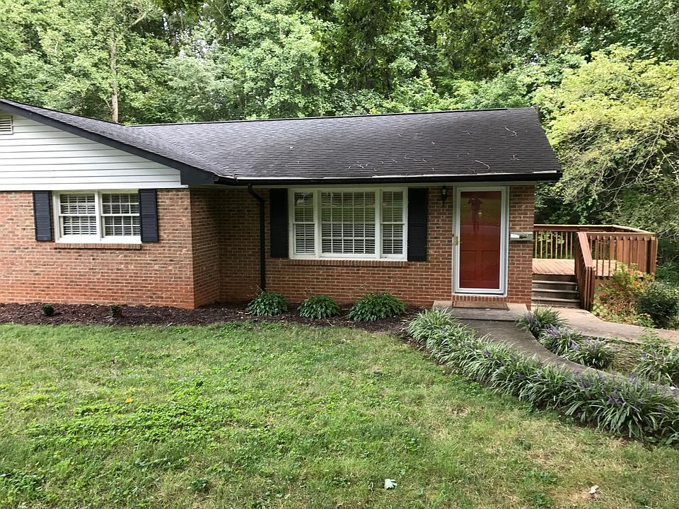 1st image of 711 Dogwood Ln