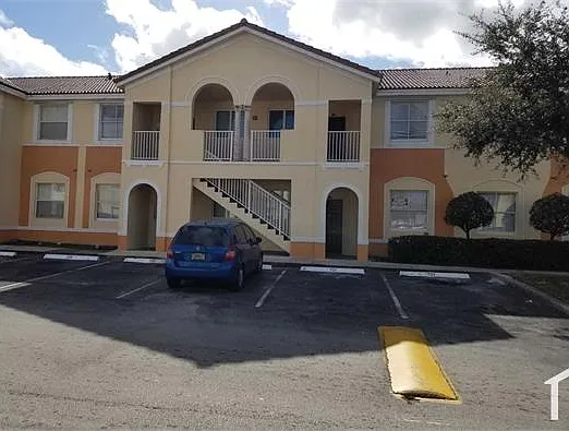 3 bed, 1166 sqft, $2,500 — Photo 2