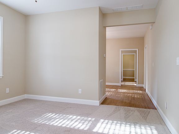 5th image of 297 E Dixie Ave