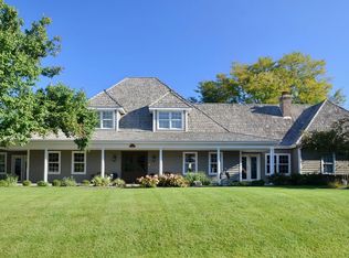 5611 Shadowbrook Ct, Libertyville, IL 60048