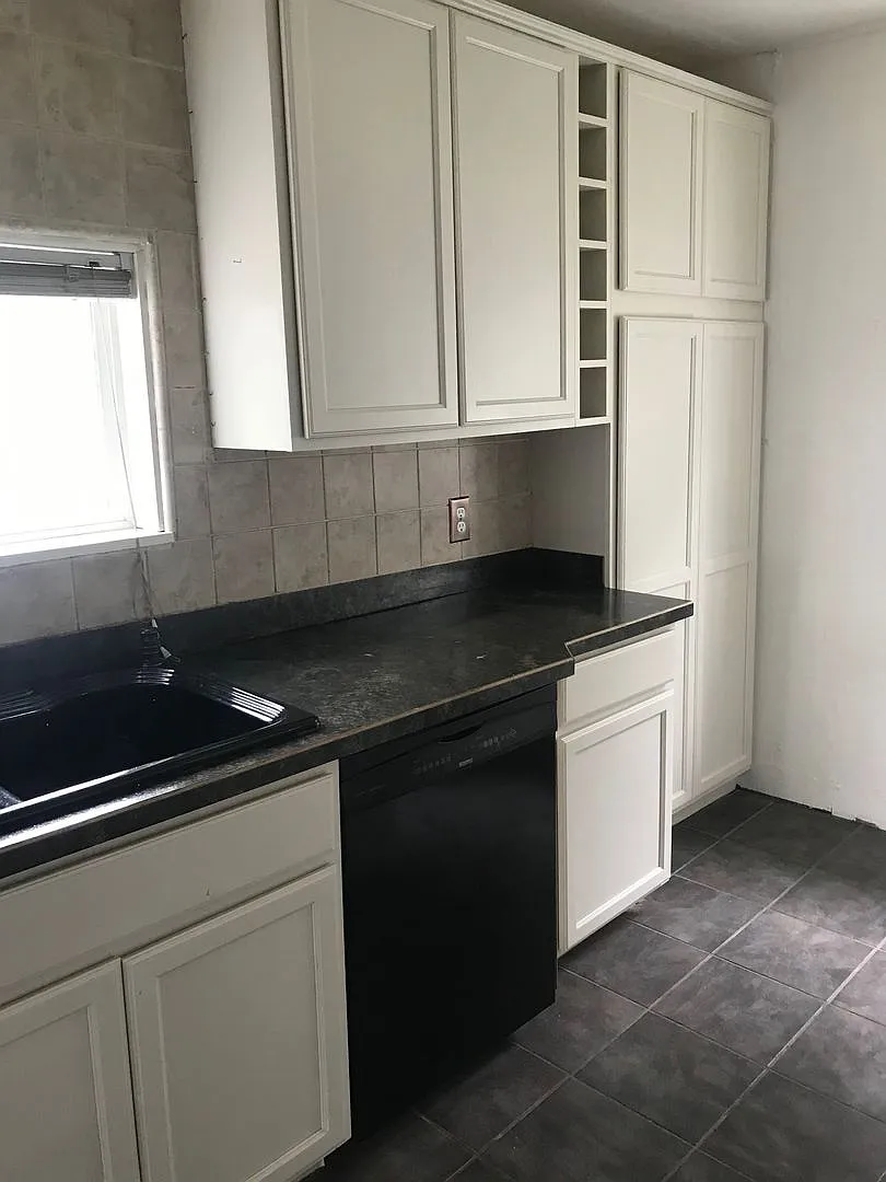 Cute 2 Bedroom 2 Bath House — Photo 3