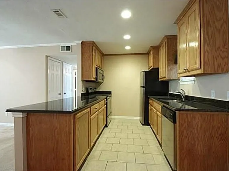 10594 High Hollows Dr #290 — Photo 3