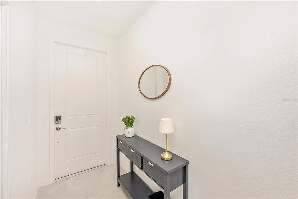 2 bed, 2.0 bath, 1154 sqft, $5,500 — Photo 2