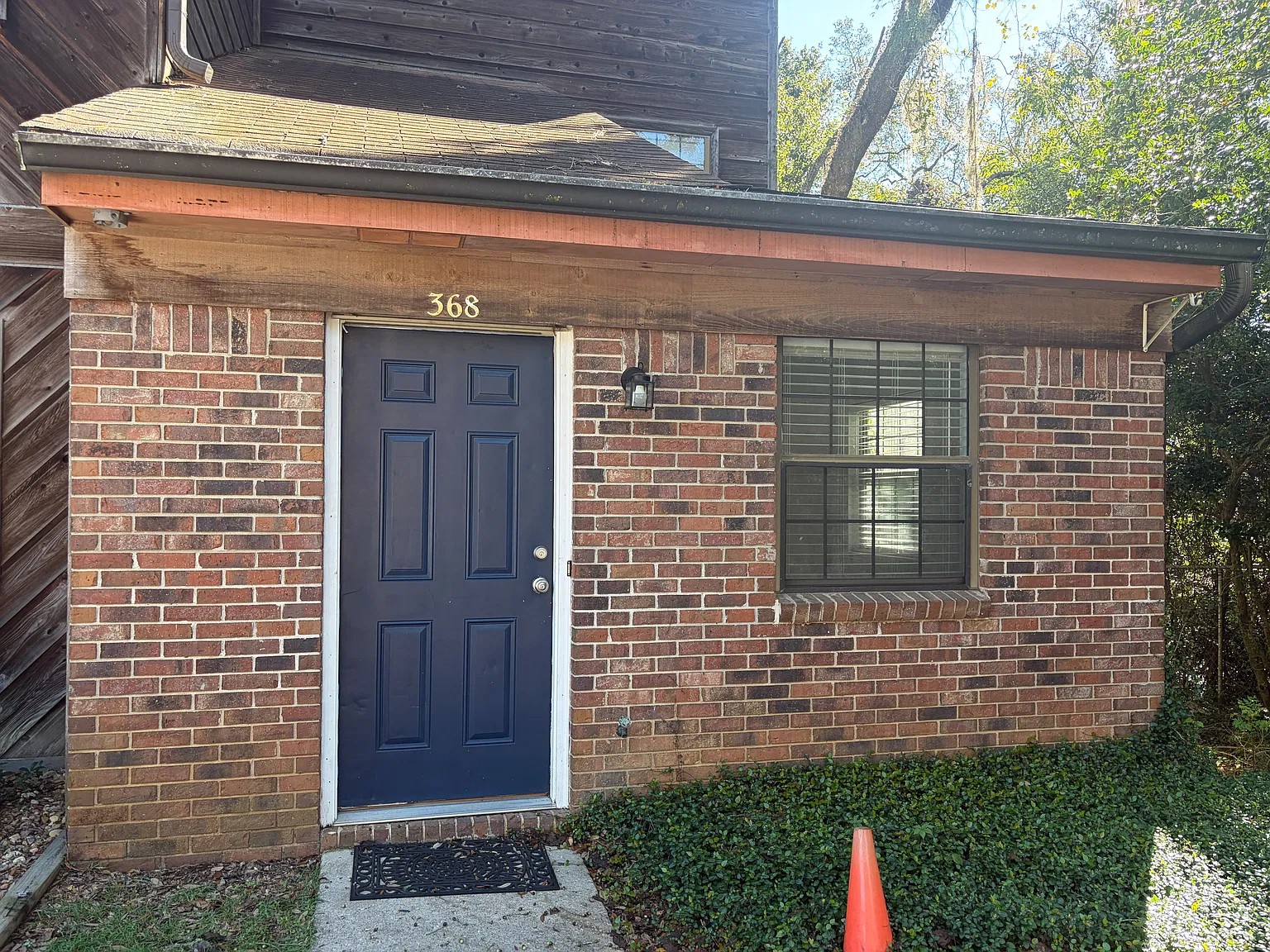 3 bed, 1110 sqft, $1,500 — Photo 1