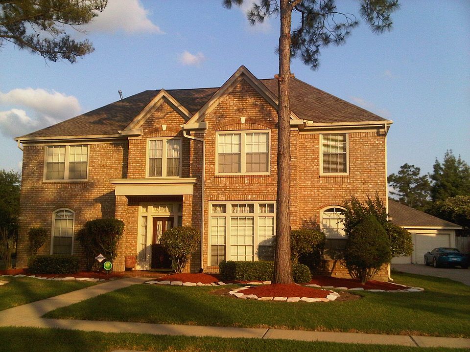 2nd image of 2123 Country Club Dr