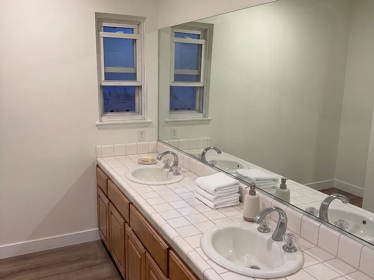 203 N Royal Pl — Photo 7