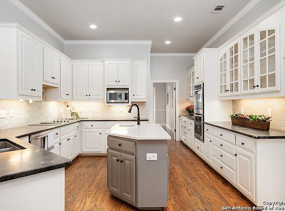 3rd image of 8527 Fairway Trail Dr