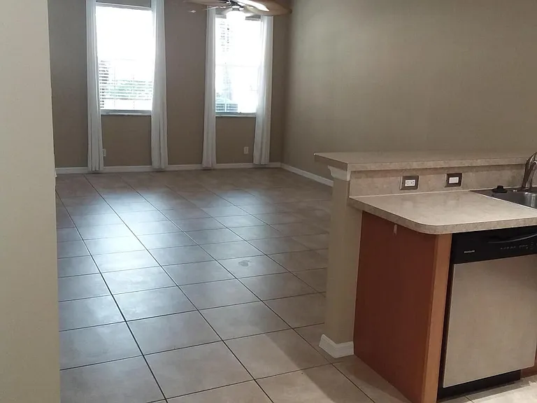 2410 SE Union Park Dr — Photo 9