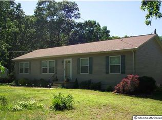 4 W Caines Dr, Cream Ridge, NJ 08514