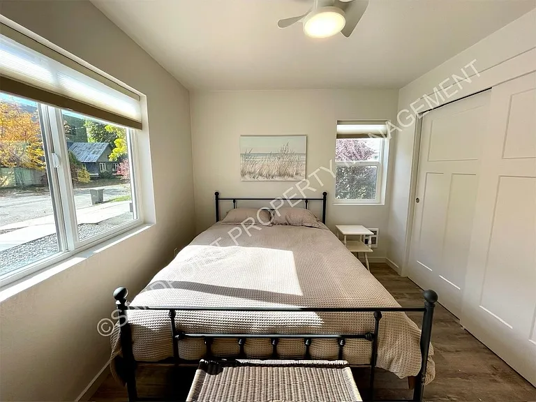 910 Poplar St — Photo 21