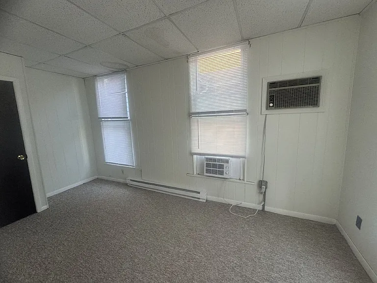 416 E 2nd St — Photo 114