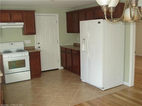 3rd image of 26 Arlington St Floor 1