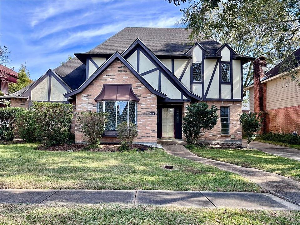 1st image of 46 Yellowstone Dr