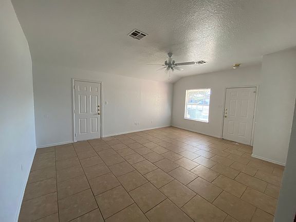 2nd image of 2805 Lucille Dr #B