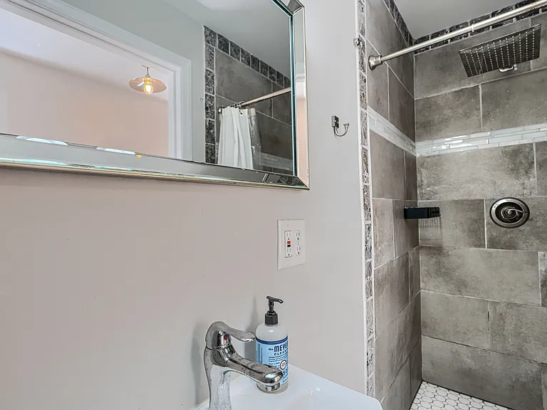214 Warren Ave — Photo 23